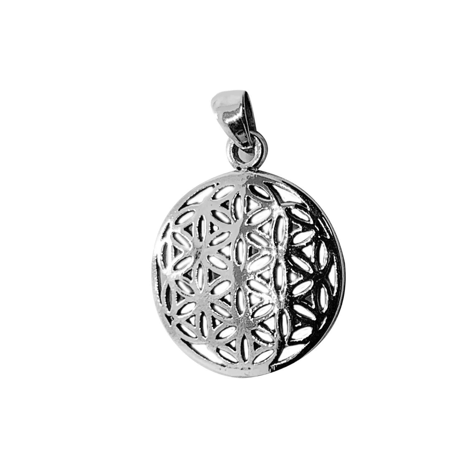 Silver medallion Pendant in 925 Sterling Silver with Chain - 27 mm
